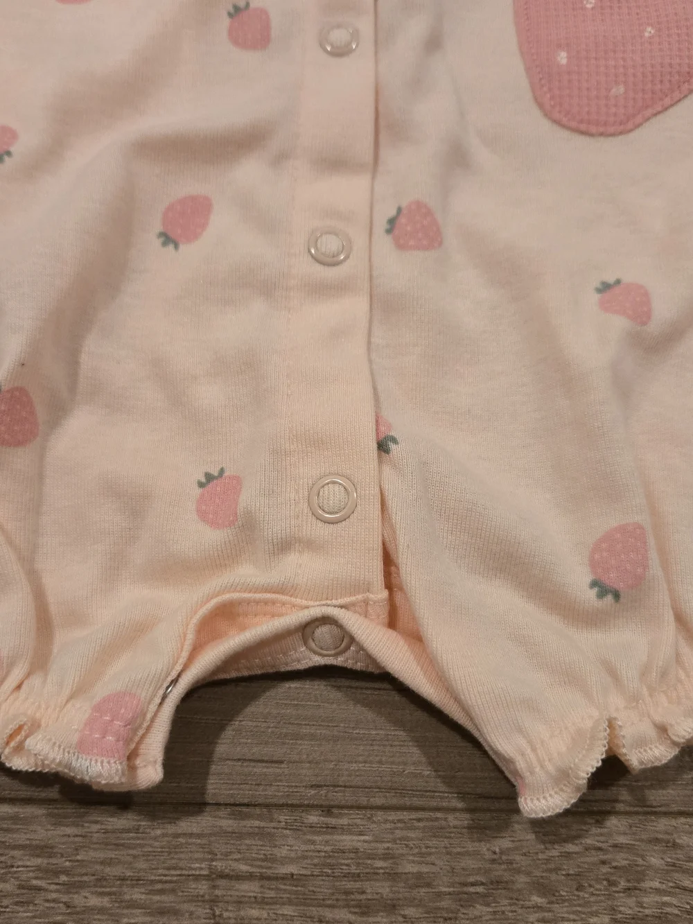 🌻 NWT Carter’s Baby Girl Strawberry Romper Pink 0-3M Ruffle One-Piece 🍓